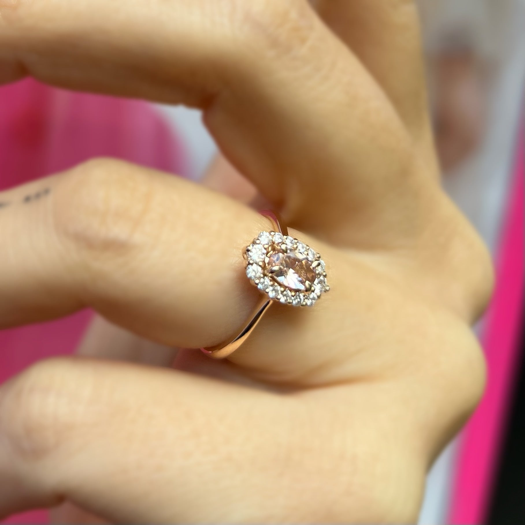 Пръстен от розово злато с морганит и диаманти 0.64 карата